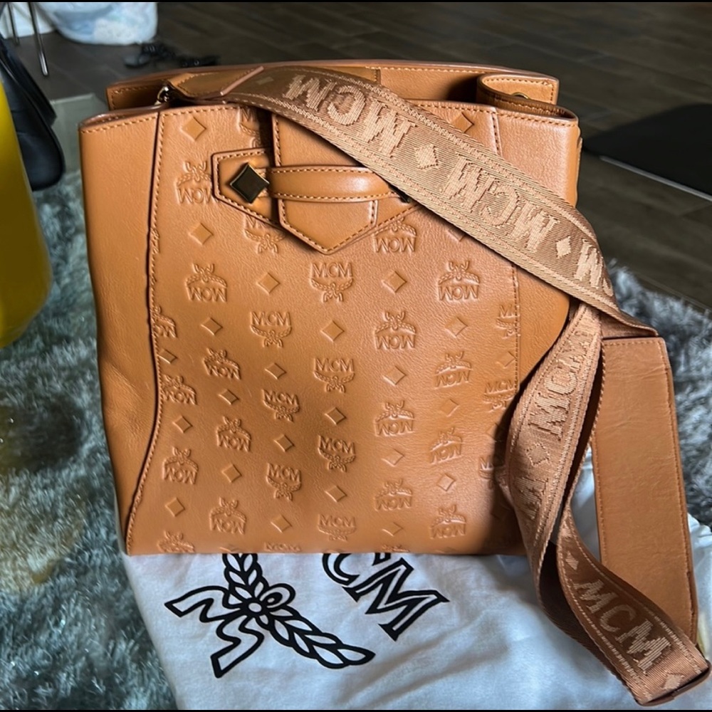 MCM Small Essential Tote